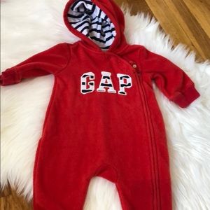 Baby boys gap fleece hoodie one piece 3-6 months